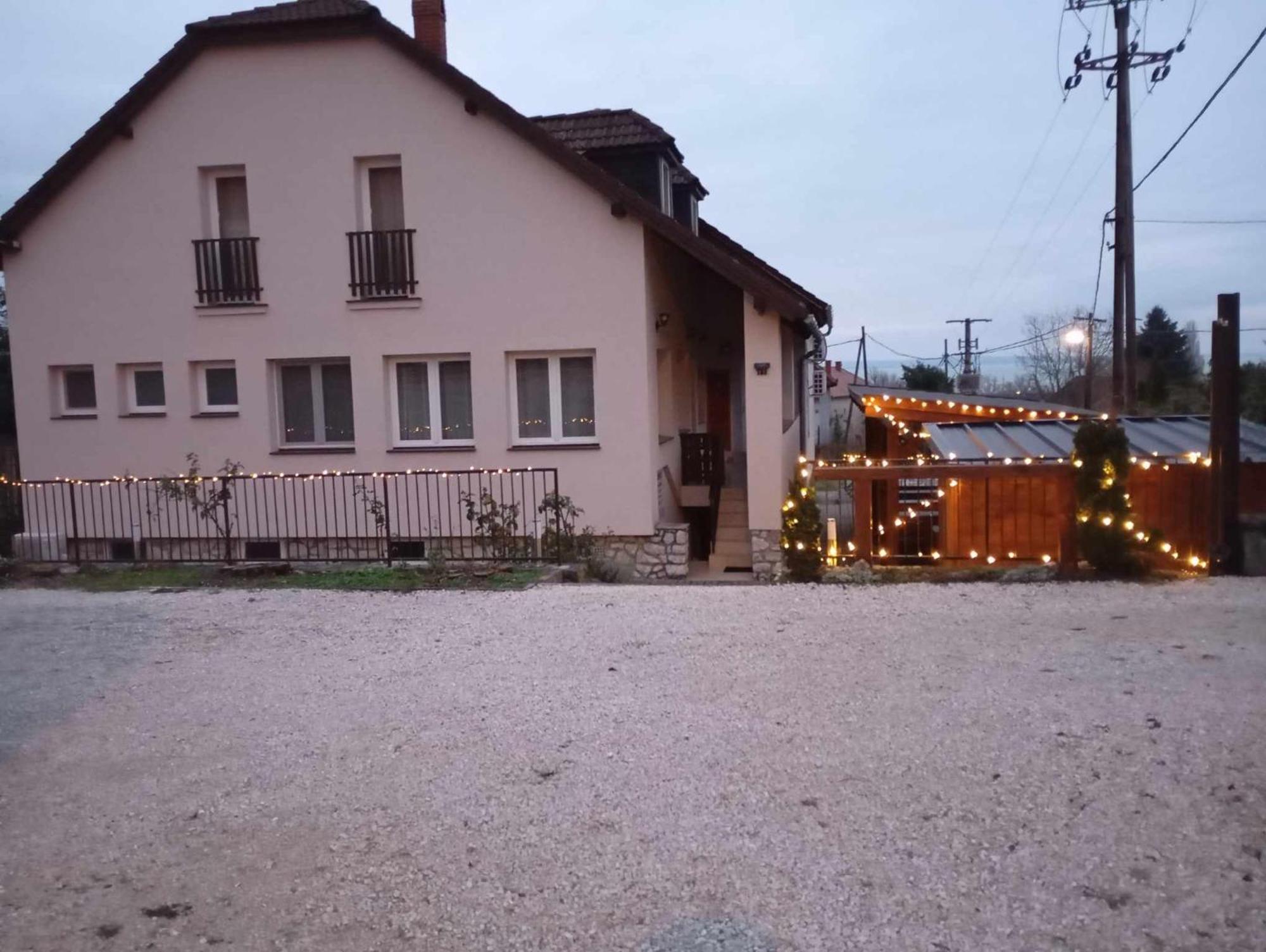 Berkes Vendégház Badacsonytördemic Exterior foto