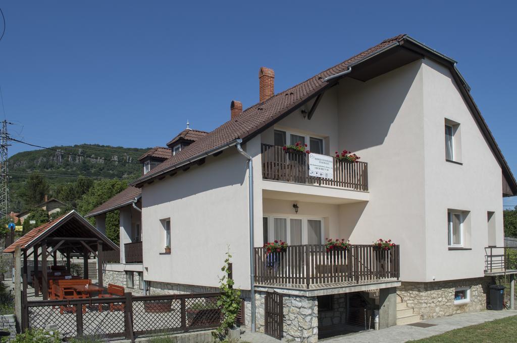 Berkes Vendégház Badacsonytördemic Exterior foto